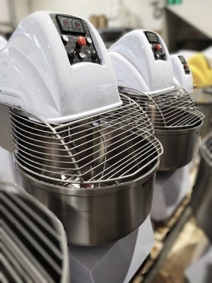 Тестомес Effedue M40 Unimix с фиксированной дежой